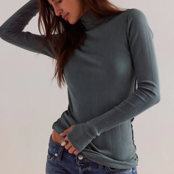 NEW Free People Brynn Turtleneck Sweater IN Uncut Emerald1125 2s1 - Picture 1 of 8